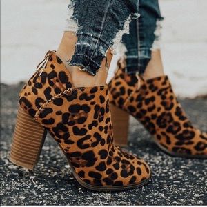 ‼️LAST ONE‼️ Leopard print booties 🌺